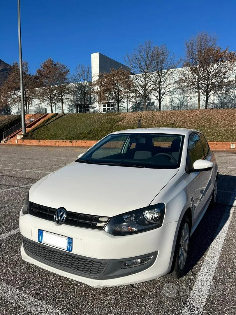 Volkswagen Polo 2011 photo 2