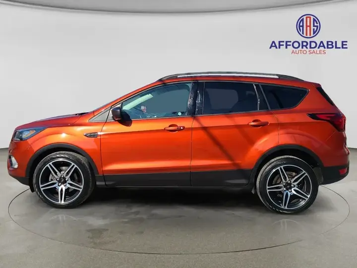 Ford Escape 2019 photo 2