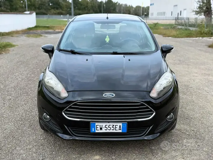 Ford Fiesta 2014 photo 2
