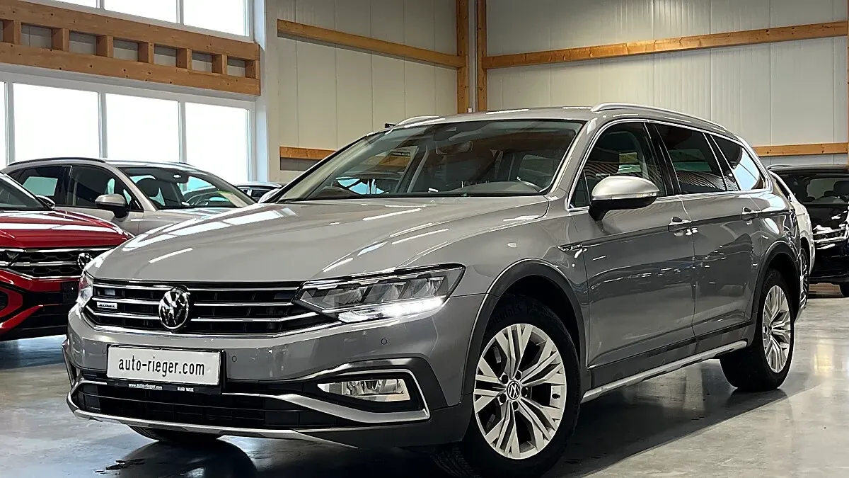 Volkswagen Passat 2022 photo 2