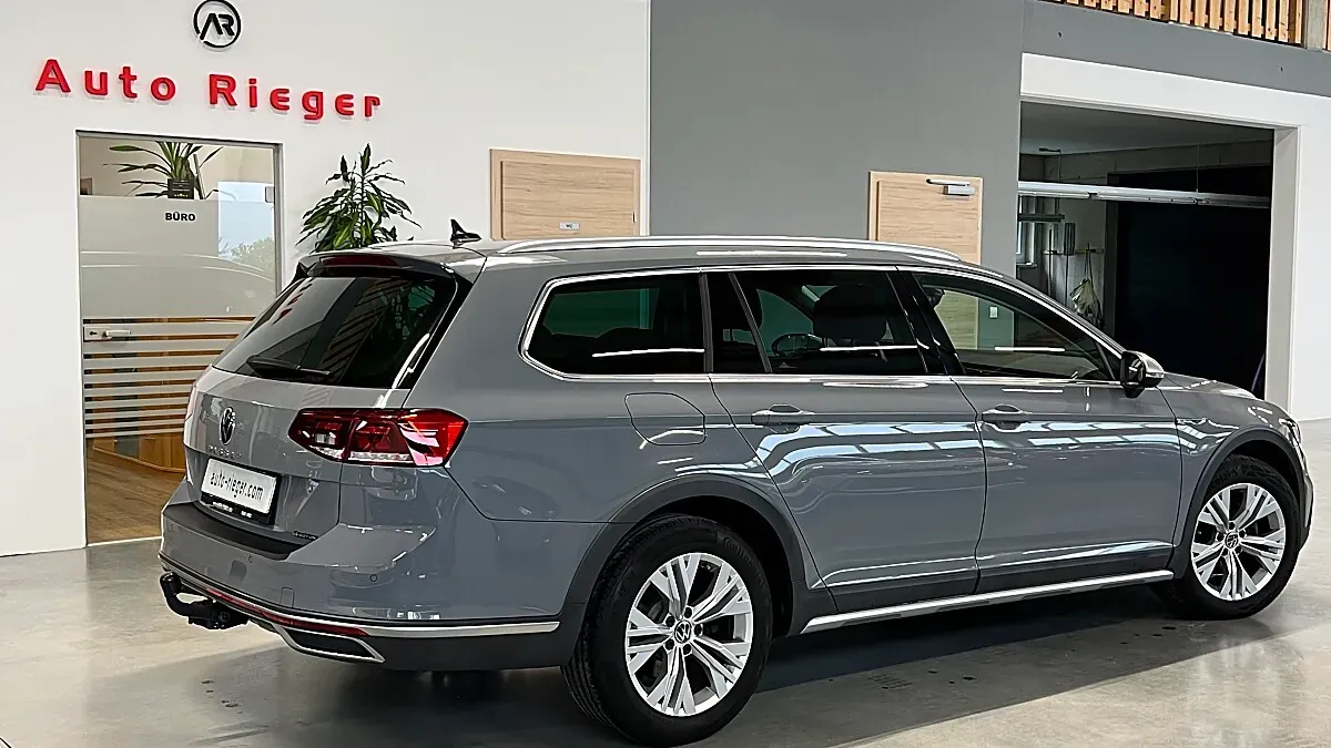 Volkswagen Passat 2022 photo 3