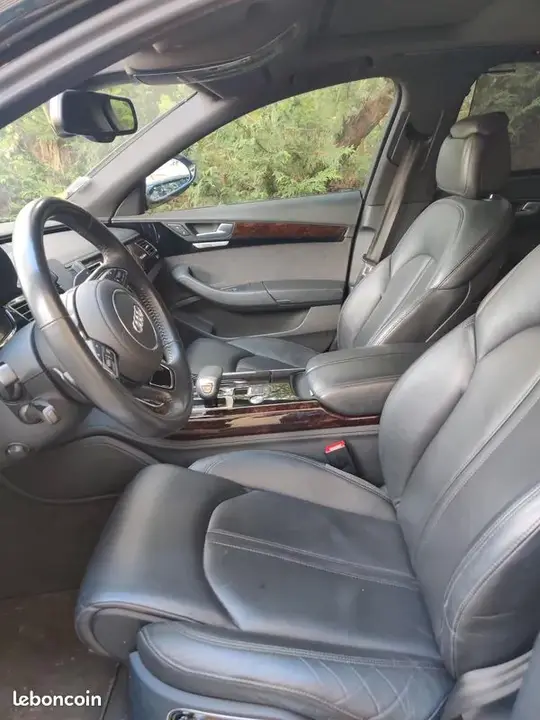 Audi A8 2012 photo 3