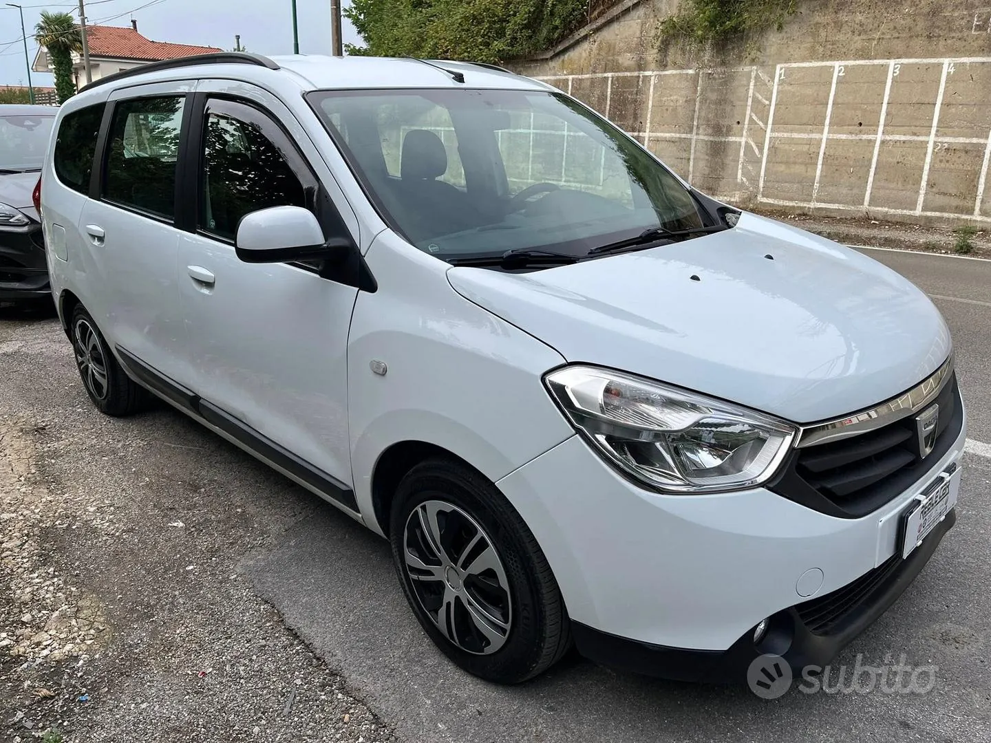 Dacia Lodgy 2015 photo 4