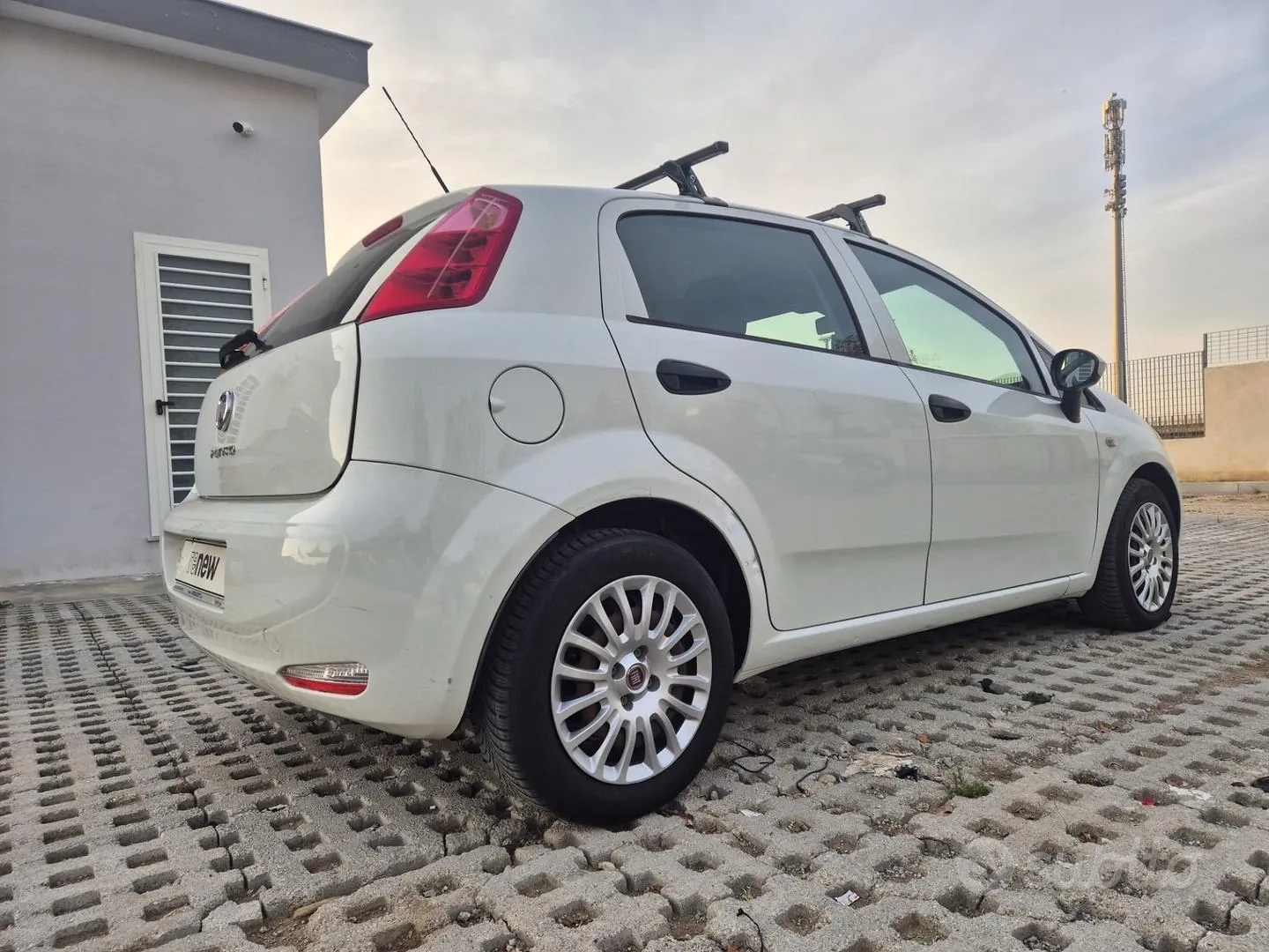 Fiat Punto 2015 photo 2