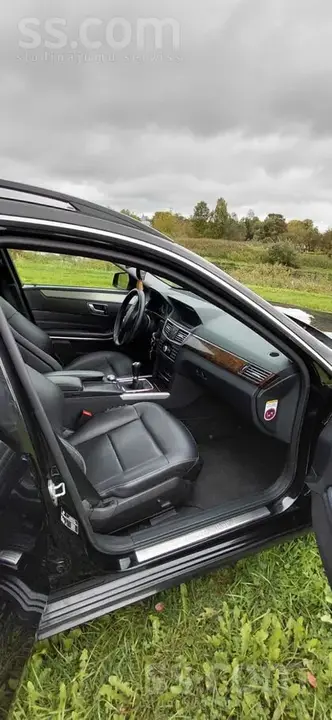 Mercedes-Benz E-Class 2010 photo 5