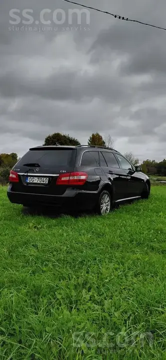 Mercedes-Benz E-Class 2010 photo 2