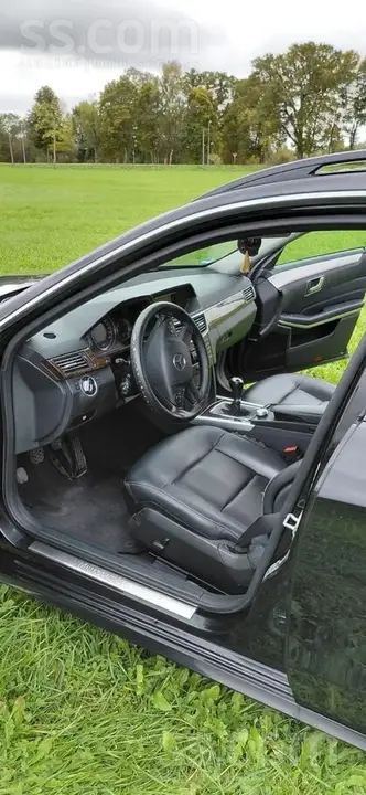 Mercedes-Benz E-Class 2010 photo 4