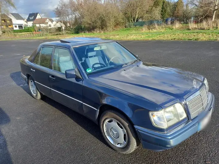 Mercedes-Benz W124