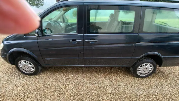 Mercedes-Benz Viano 2006 photo 2