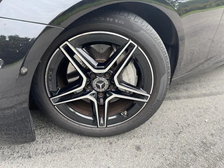 Mercedes-Benz E-Class 2022 photo 2