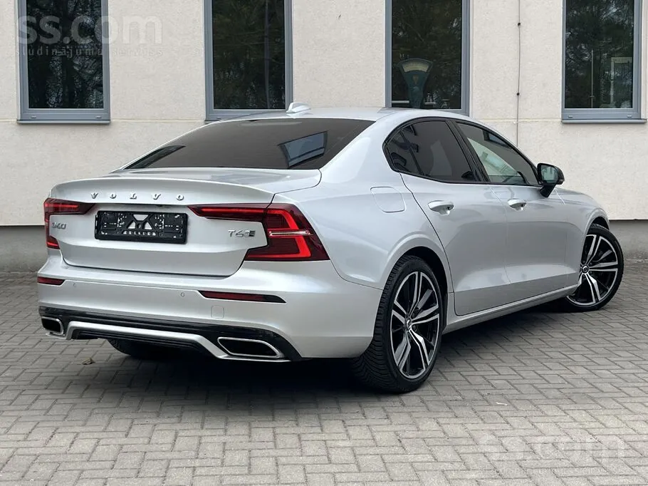 Volvo S60 2021 photo 4