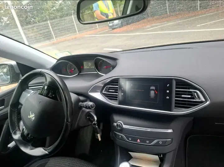 Peugeot 308 2019 photo 5