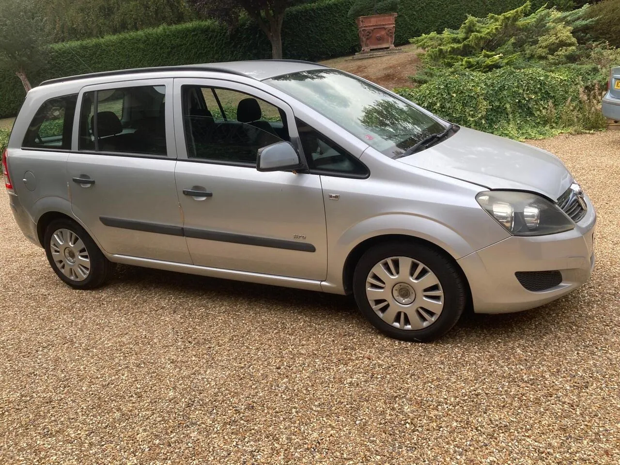 Vauxhall Zafira 2009 photo 4