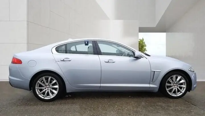 Jaguar Xf 2014 photo 5