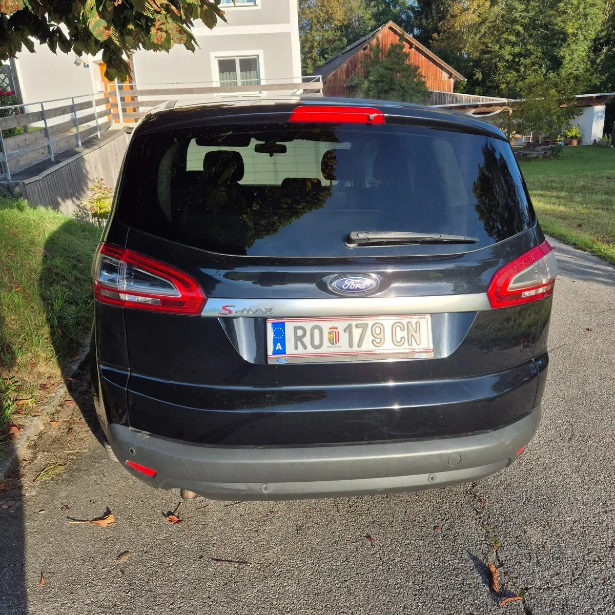 Ford S-Max 2013 photo 2