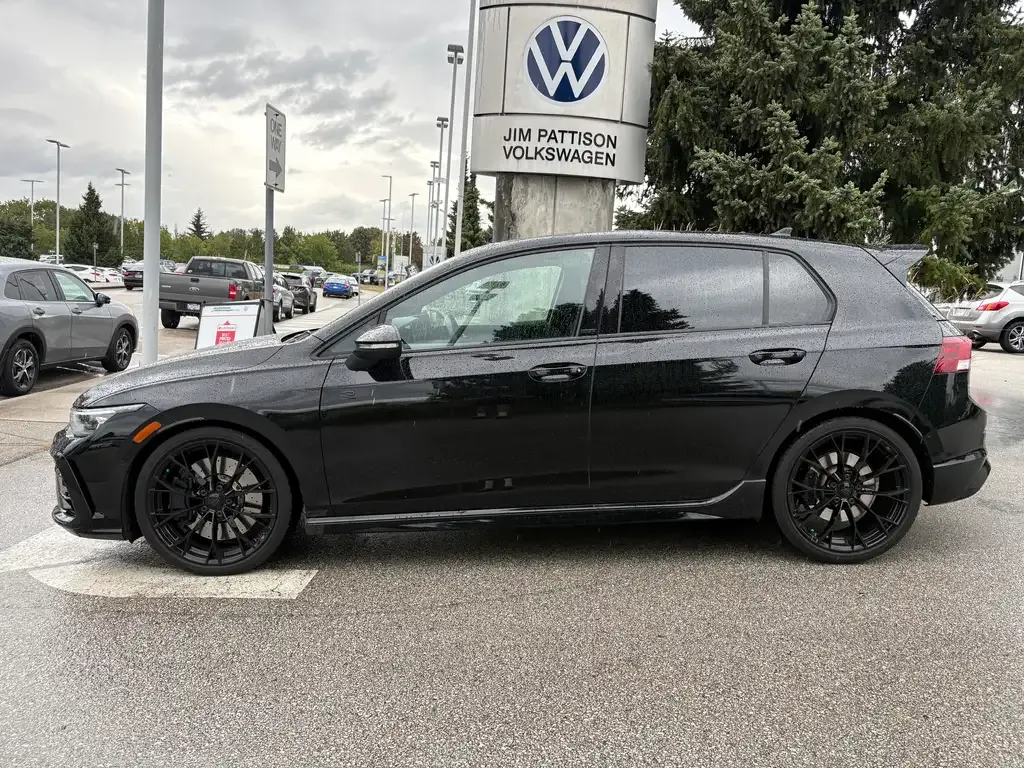 Volkswagen Golf R 2025 photo 2