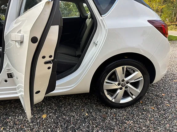 Opel Astra 2013 photo 3