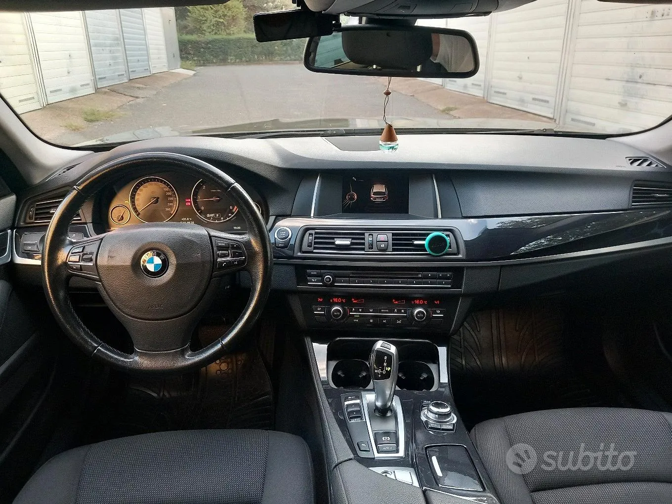 BMW 5 Series 2015 photo 3