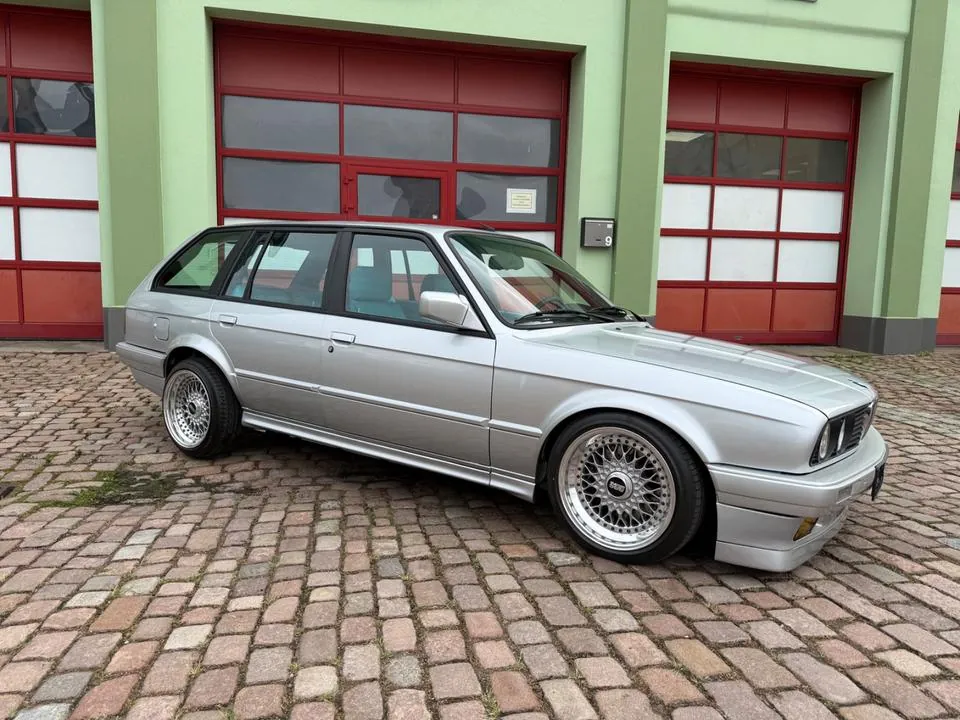 BMW E30