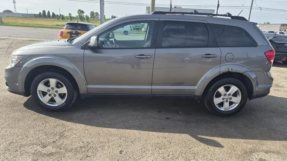 Dodge Journey 2012 photo 2