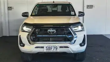 Toyota Hilux 2023 photo 3