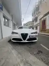 Alfa Romeo Giulia 2021 photo 3