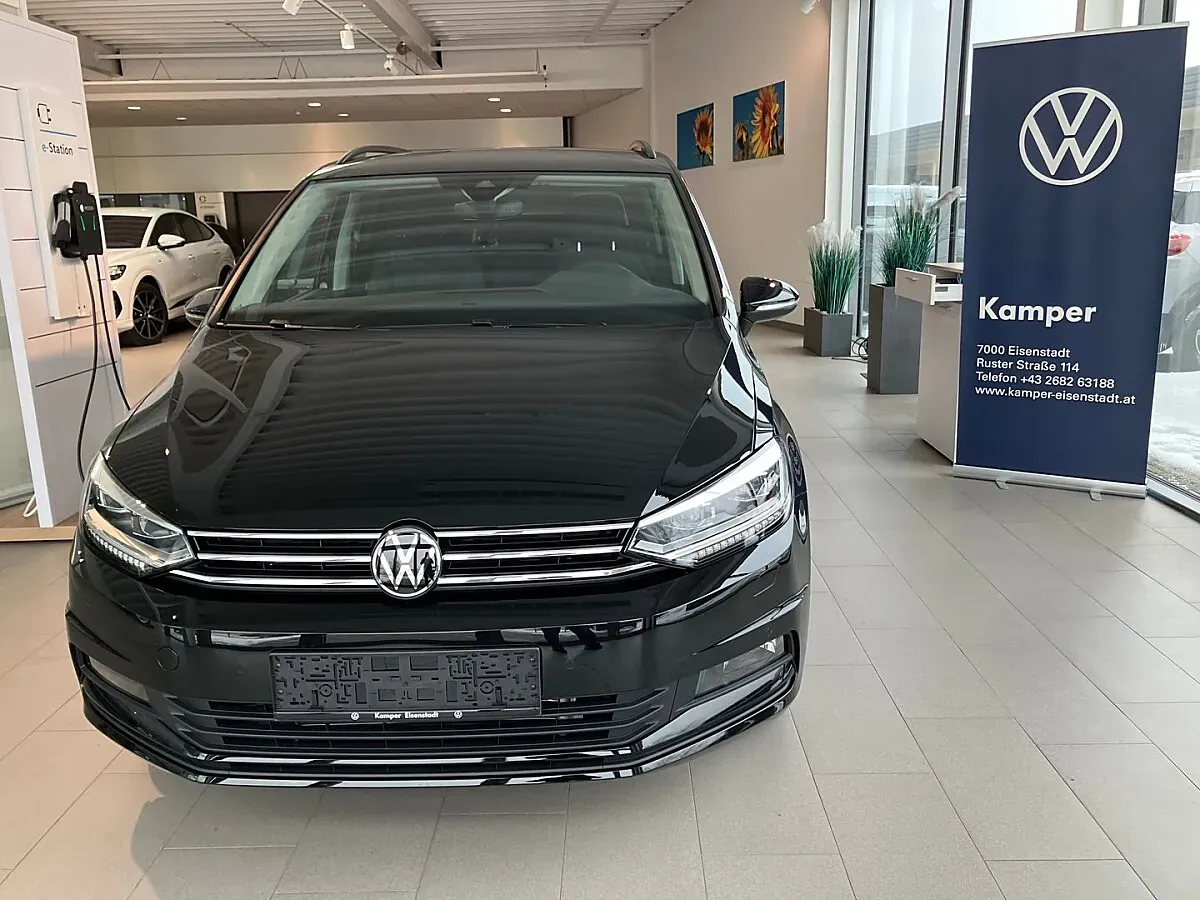 Volkswagen Touran 2026 photo 2