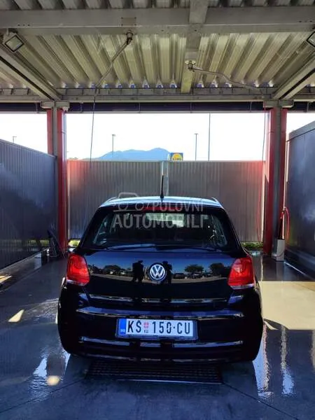 Volkswagen Polo 2010 photo 2