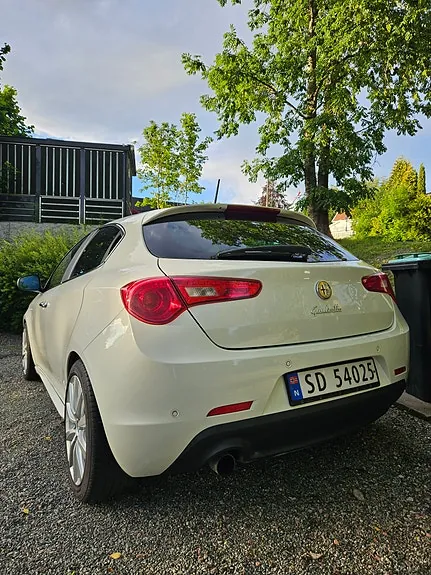 Alfa Romeo Giulietta 2010 photo 3