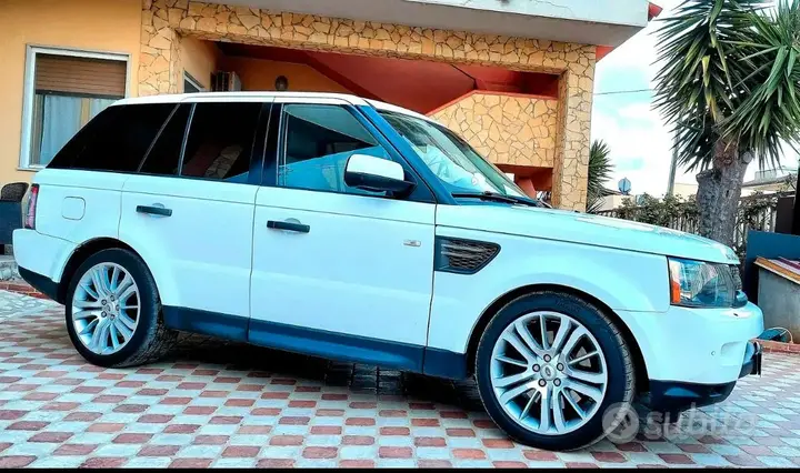 Land Rover Range Rover Sport 2011 photo 2
