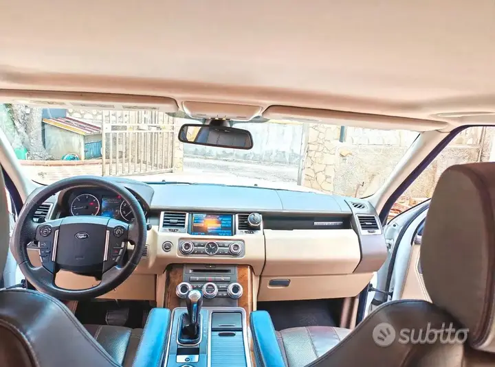 Land Rover Range Rover Sport 2011 photo 3
