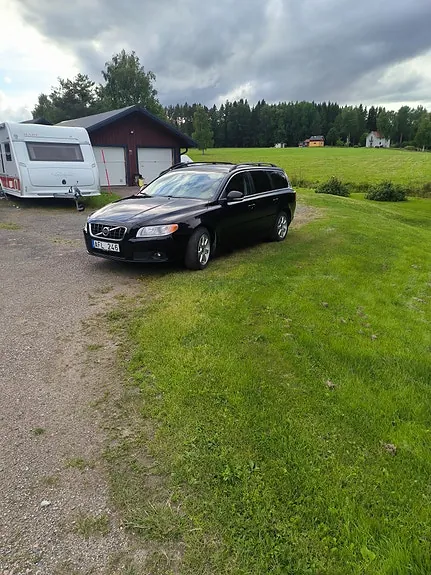 Volvo V70 2012 photo 2