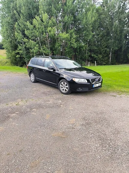 Volvo V70 2012 photo 3