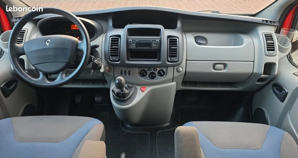 Renault Trafic 2013 photo 3