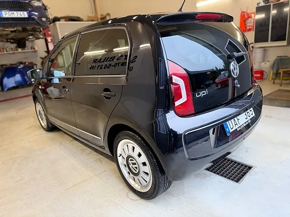 Volkswagen Up 2013 photo 2