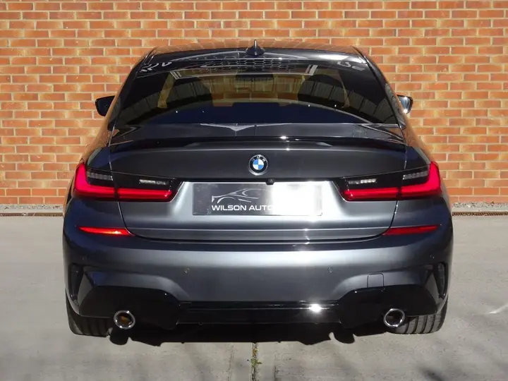 BMW 3 Series 2019 photo 5