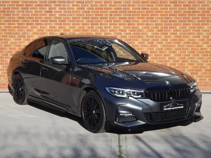 BMW 3 Series 2019 photo 2