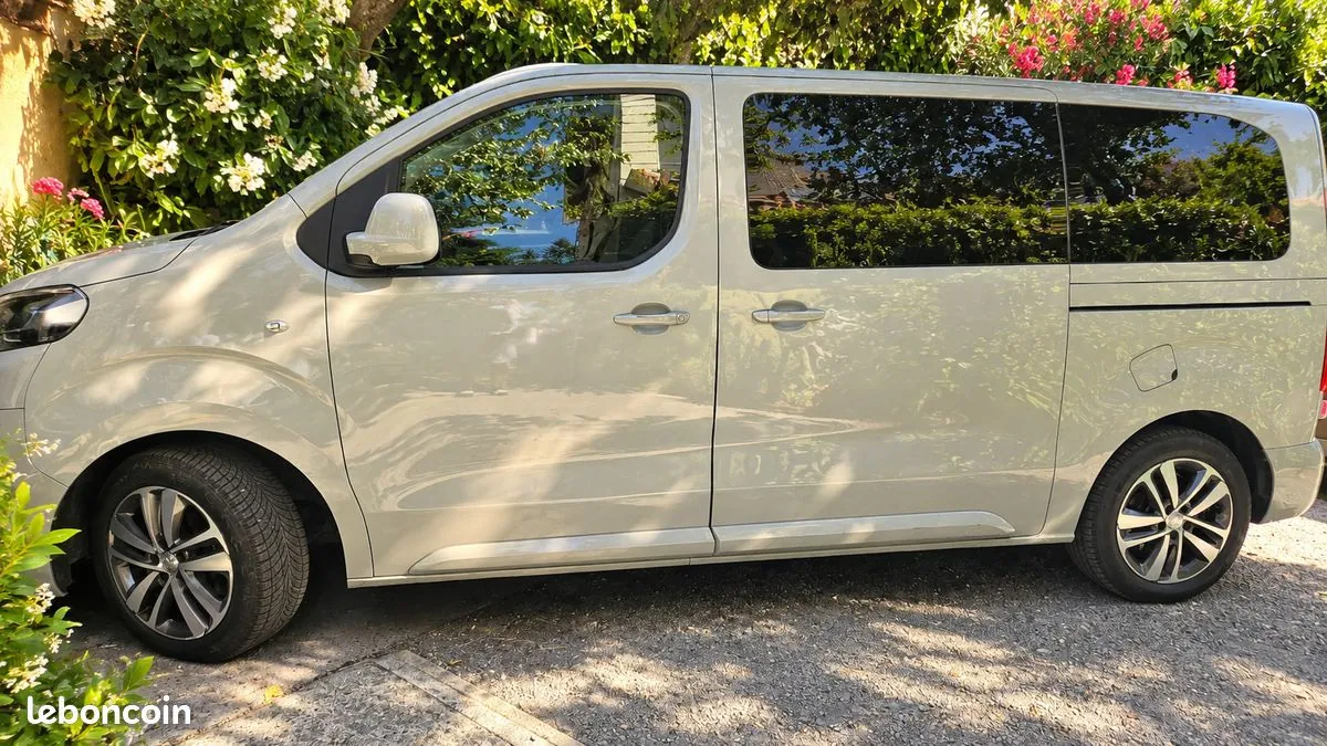 Peugeot Traveller 2016 photo 2