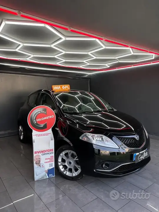 Lancia Ypsilon