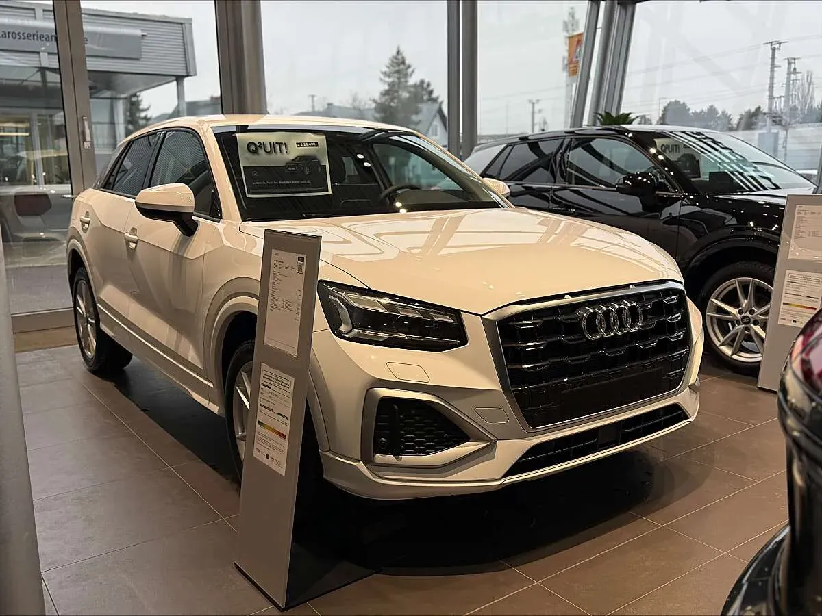 Audi Q2 photo 2
