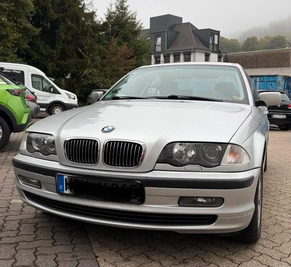 BMW 320I