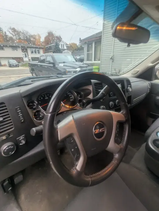 GMC Sierra 1500 2011 photo 2