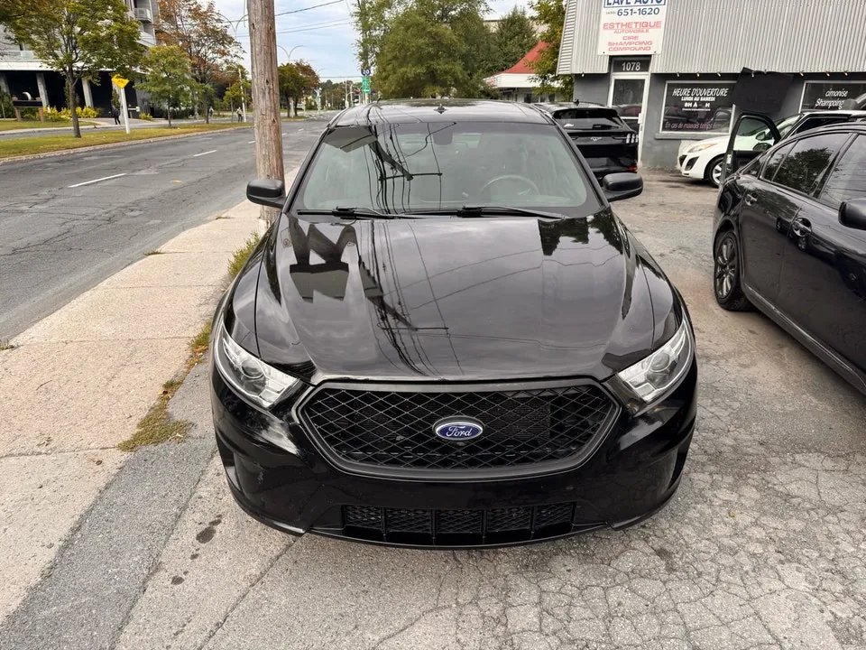 Ford Taurus 2018 photo 2