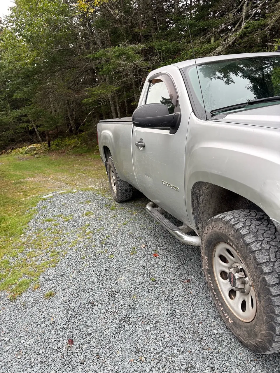 GMC Sierra 1500 2010 photo 2