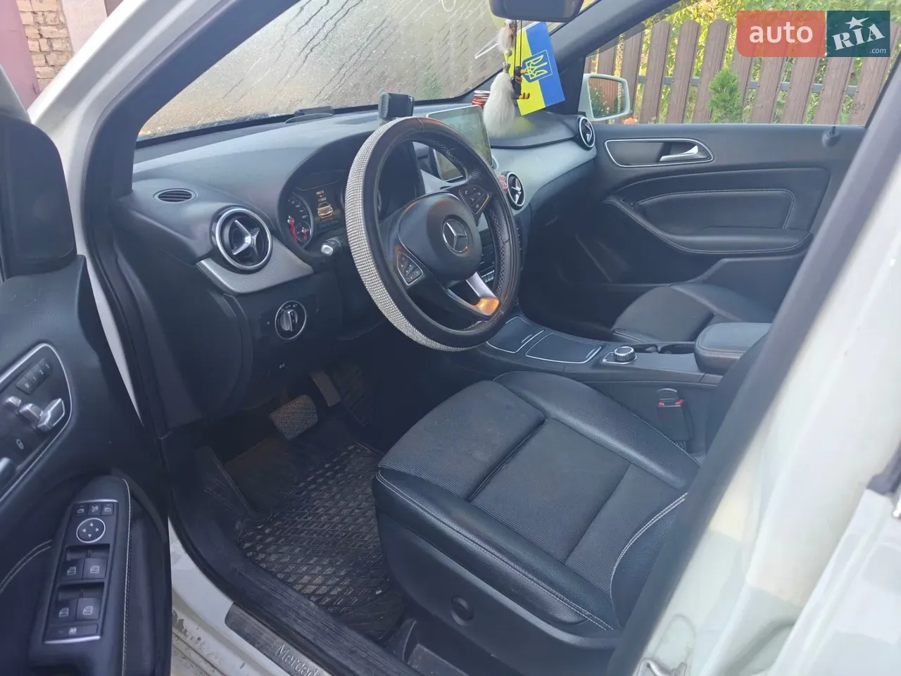 Mercedes-Benz B-Class 2015 photo 5
