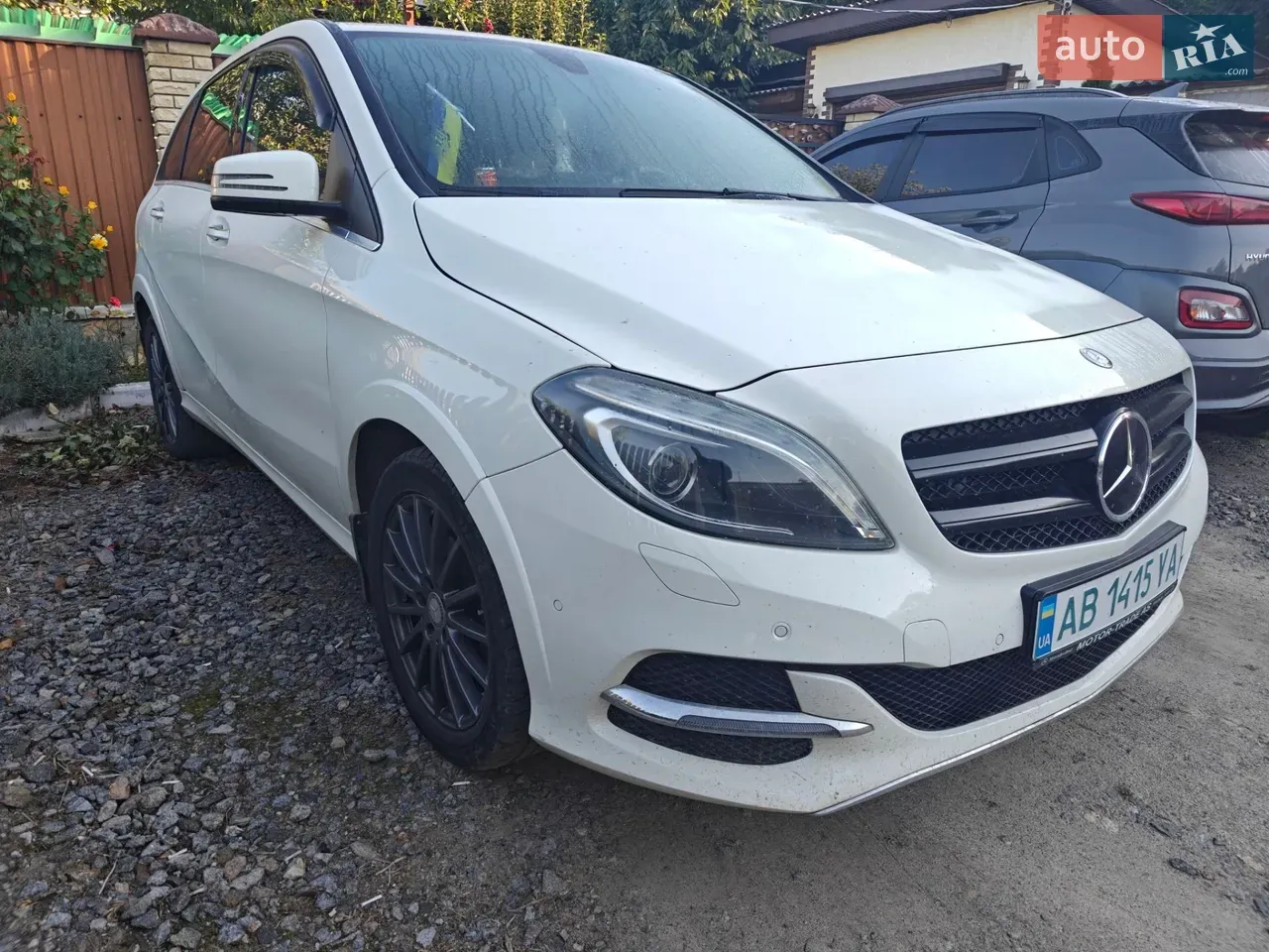 Mercedes-Benz B-Class 2015 photo 4