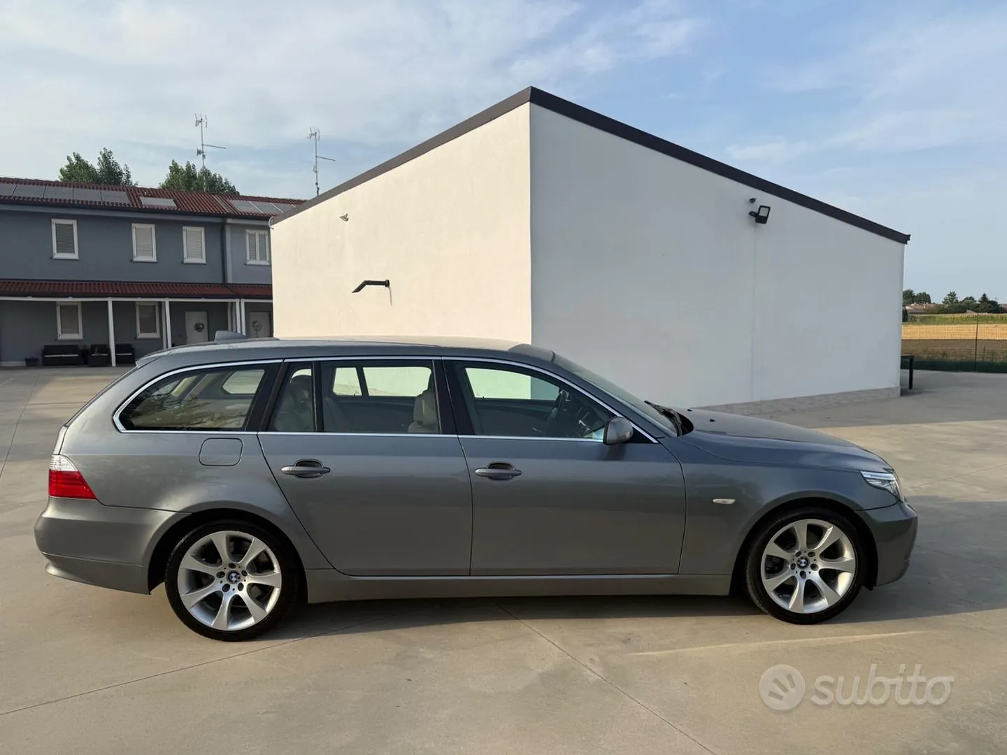 BMW 5 Series 2009 photo 4