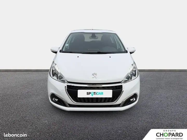 Peugeot 208 2018 photo 2
