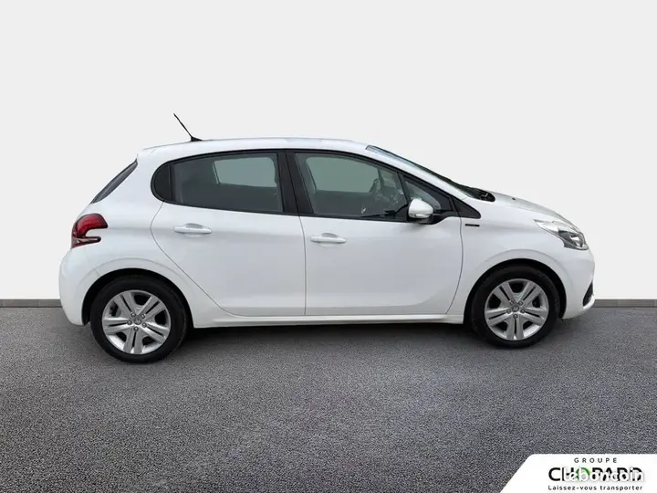 Peugeot 208 2018 photo 4