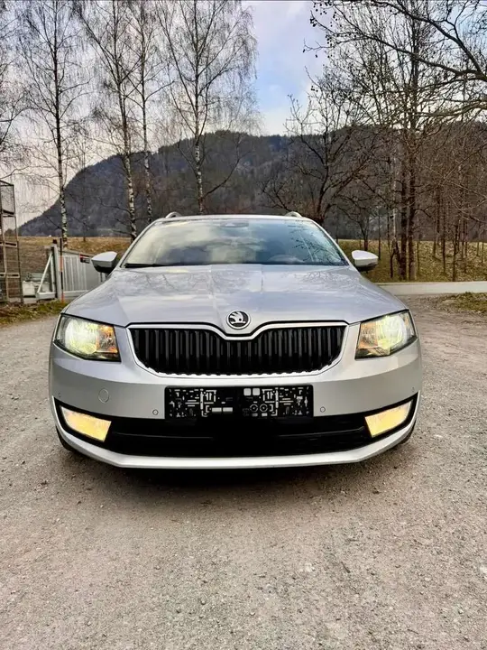 Skoda Octavia 2013 photo 2